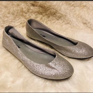 LOWER EAST SIDE Silver Glitter Ballet Flats